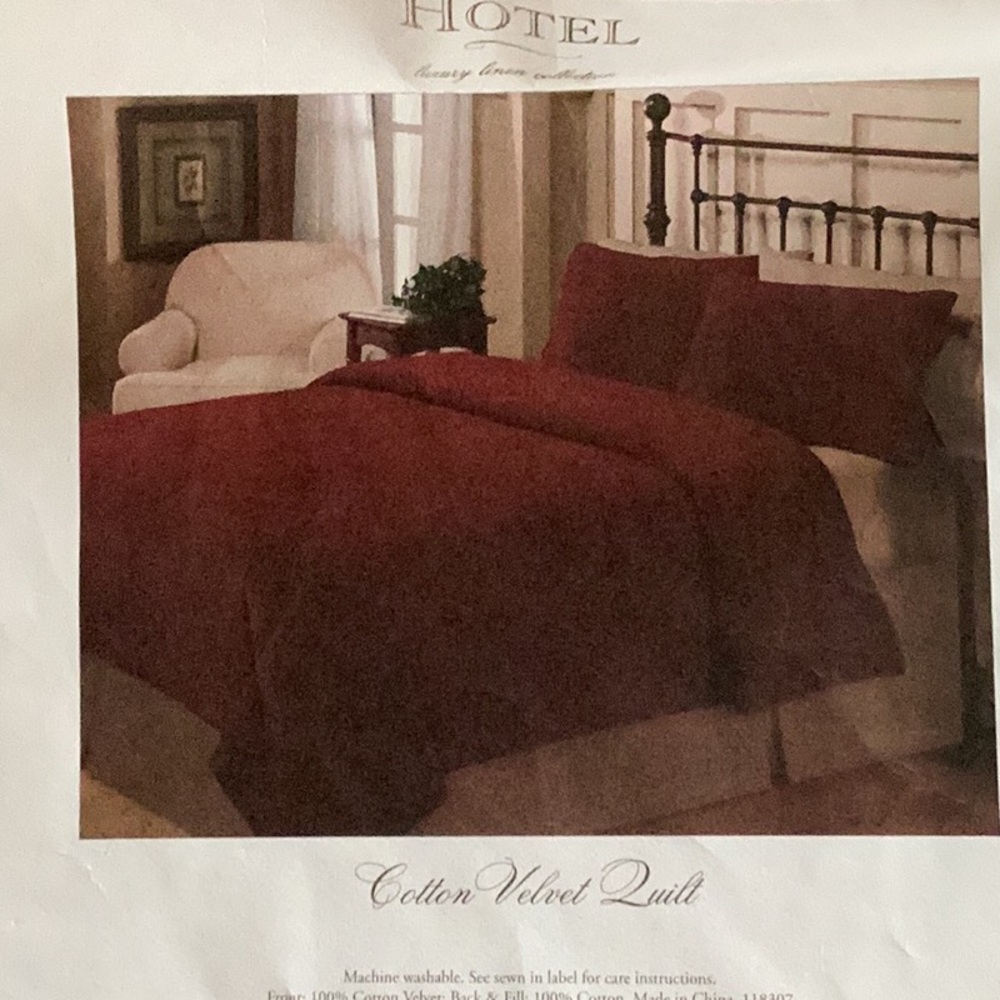 BURGUNDY COTTON VELVET COMFORTER QUILT 94” X 112” NPLC